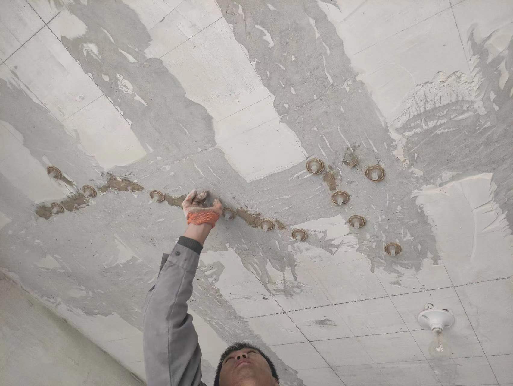 昆明混凝土楼板裂缝为什么会开裂?怎么修补?
